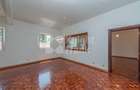 10 Bed House with Garden at Rosslyn Lone Tree - 17