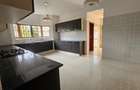 5 Bed House with En Suite in Runda - 14