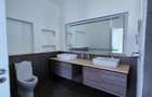 4 Bed Apartment with En Suite at Riverside Drive - 13