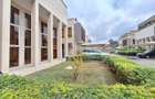 5 Bed Townhouse with En Suite at Lavington - 14