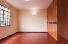 2 Bed Apartment with En Suite at Hendred Avenue - 13