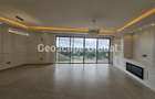 4 Bed Apartment with En Suite in Spring Valley - 6
