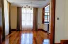 4 Bed House with En Suite in Rosslyn - 4