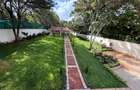 5 Bed House with En Suite in Runda - 16