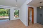 4 Bed Apartment with En Suite in Rosslyn - 7