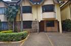 5 Bed Townhouse with En Suite in Lavington - 3