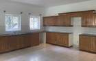 6 Bed House with En Suite in Spring Valley - 9