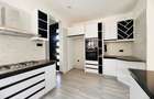 4 Bed House with En Suite at Membley - 3