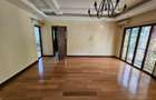 3 Bed Apartment with En Suite in Riverside - 4