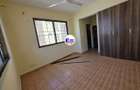 3 Bed Apartment with En Suite at Links Road - 3