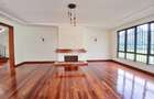 6 Bed Villa with En Suite at Kyuna Road - 19