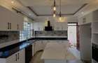 6 Bed House with En Suite in Runda - 3