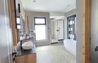 5 Bed Townhouse with En Suite in Lavington - 9