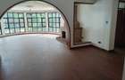 5 Bed House with En Suite at Ridgeways - 11