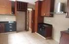 5 Bed Townhouse with En Suite in Lavington - 9