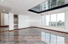 5 Bed Apartment with En Suite in General Mathenge - 1