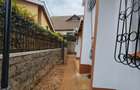 5 Bed Townhouse with En Suite in Kilimani - 7