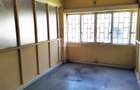 2,100 ft² Commercial Property in Industrial Area - 5