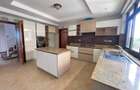 4 Bed Apartment with En Suite in Riverside - 5