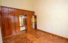 5 Bed Villa with En Suite in Riverside - 13