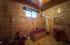 4 Bed House with En Suite in Nyari - 6