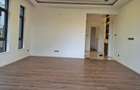 5 Bed Townhouse with En Suite in Lavington - 7