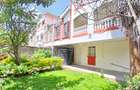 4 Bed Townhouse with En Suite at Hundred Avenue - 14