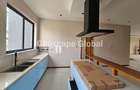 4 Bed Apartment with En Suite in Spring Valley - 7
