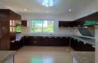 4 Bed House with En Suite in Riverside - 7
