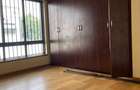 5 Bed Townhouse with Garden in Lavington - 2