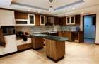 5 Bed Townhouse with En Suite at Lavington Green - 16