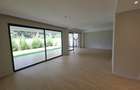 5 Bed Townhouse with En Suite in Kyuna - 8