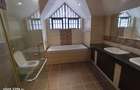 5 Bed Townhouse with En Suite at Off Convent Drive - 7