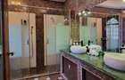 6 Bed House with En Suite in Nyari - 16