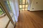10 Bed House with En Suite in Nyari - 10
