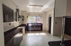 4 Bed Townhouse with En Suite at Near The Westgate - 4