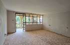 5 Bed House with En Suite in Runda - 8