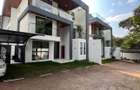 6 Bed Townhouse with En Suite in Lavington - 1