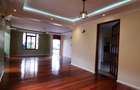 5 Bed Townhouse with En Suite in Lavington - 2