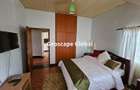 Furnished 1 Bed Apartment with En Suite in Rosslyn - 3