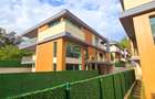 5 Bed Townhouse with En Suite at Garden Villa - 1