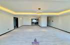 3 Bed Apartment with En Suite at Riverside Dr - 2