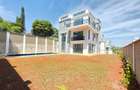 5 Bed Villa with En Suite at Lavington - 1
