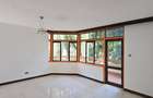 4 Bed Apartment with En Suite in Riverside - 12