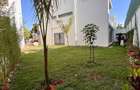 5 Bed Townhouse with En Suite at Lavington - 1