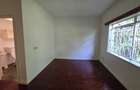 4 Bed House with En Suite in Rosslyn - 10