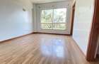 4 Bed Apartment with En Suite at Parklands - 10