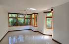 4 Bed Apartment with En Suite in Riverside - 9
