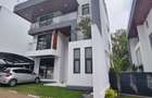 6 Bed Villa with En Suite in Lavington - 11