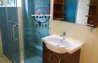 Serviced 2 Bed Apartment with En Suite at Rosslyn - 11
